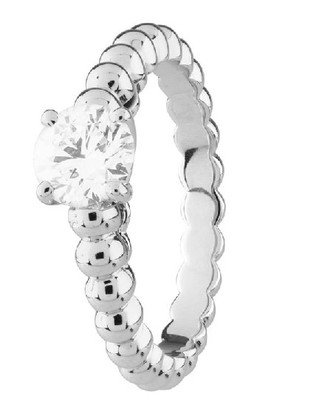 一生中可以买几个钻戒给女朋友,给自己买一个喜欢的钻戒