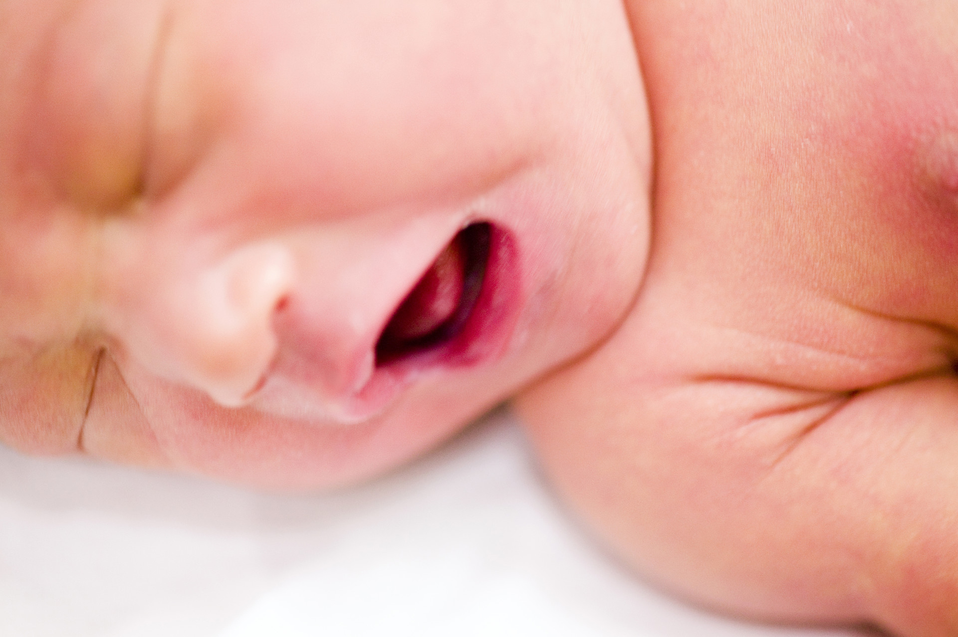 拍奶嗝的正确方法时间,宝宝拍嗝顺奶正确方法