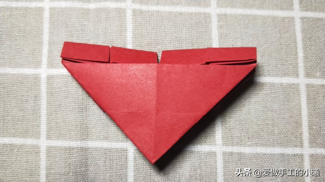 爱心书签用一个正方形纸怎么折,怎样用很小的白纸做一个爱心书签