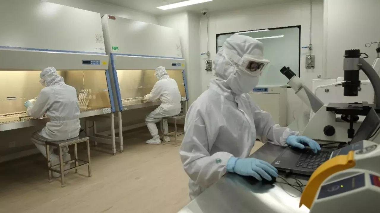 原发性阿米巴脑膜脑炎患者很难治愈,死亡率高,早发现早治疗