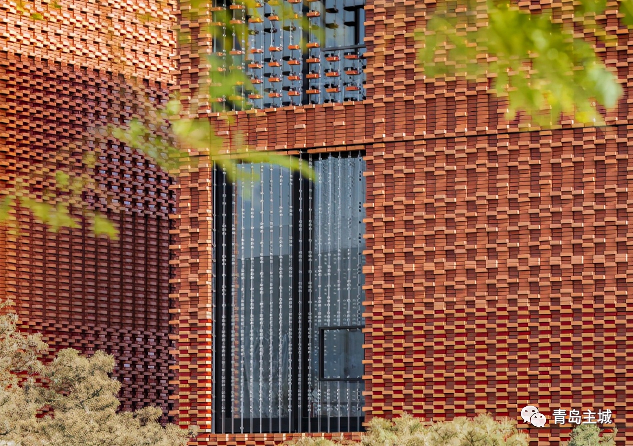 十年建造，三位国际大师联袂设计！青岛这个世界级艺术湾区将揭开“盖头”