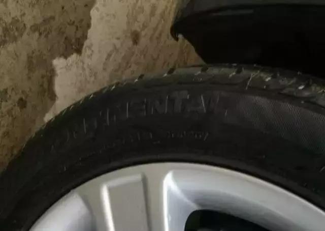 老车噪音大漏风解决方法,汽车密封胶条消除噪音