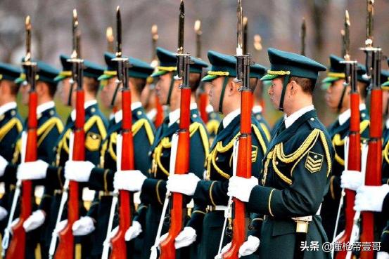 中国ak47礼宾枪,香港警察制式步枪