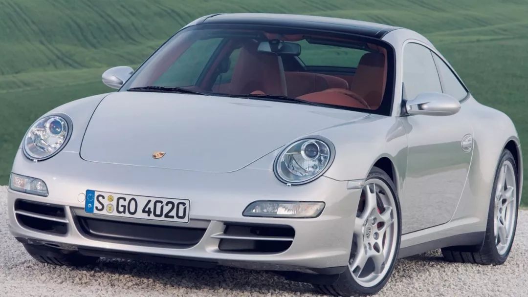 用保时捷911来存粮食，在瑞士连松鼠的生活品质都那么高