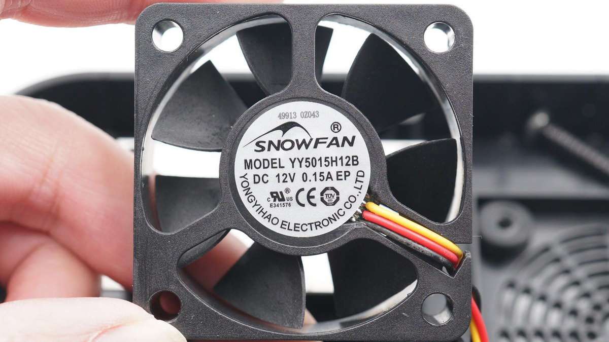 公牛便携式电源拆解,公牛1800w户外电源拆解