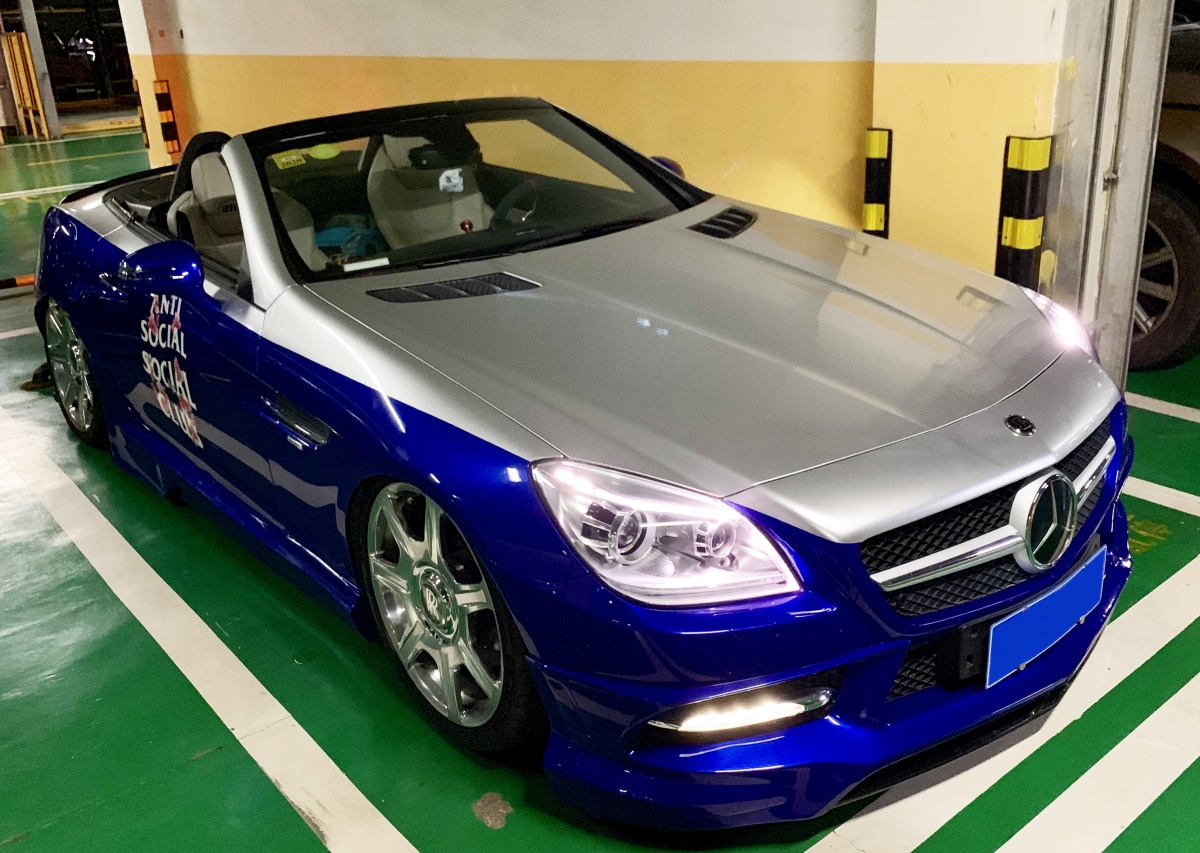 换上劳斯莱斯轮毂的巴博斯26SC,全身散发出高贵的气质