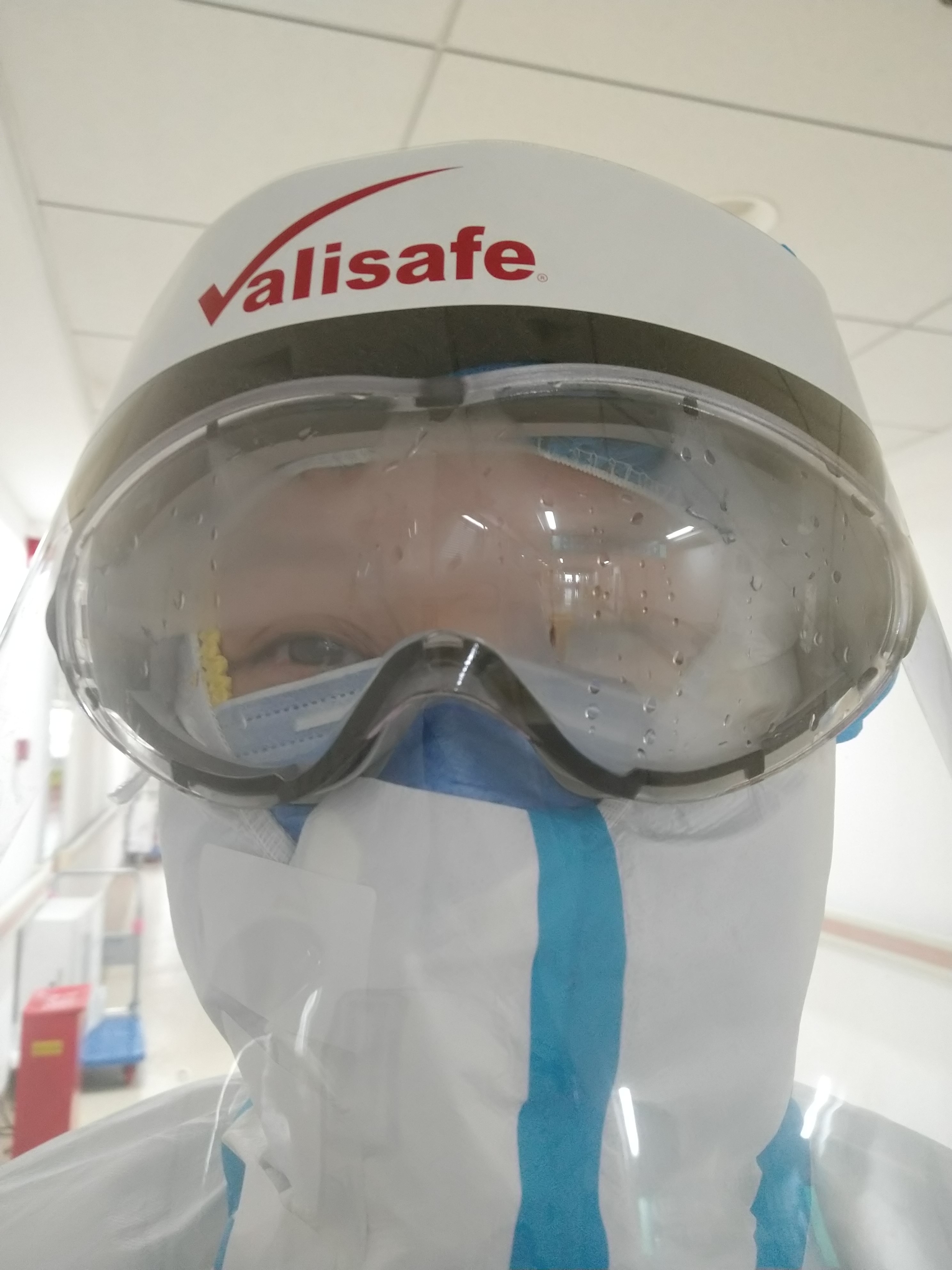 致敬最美医务逆行者,致敬医护最美逆行者