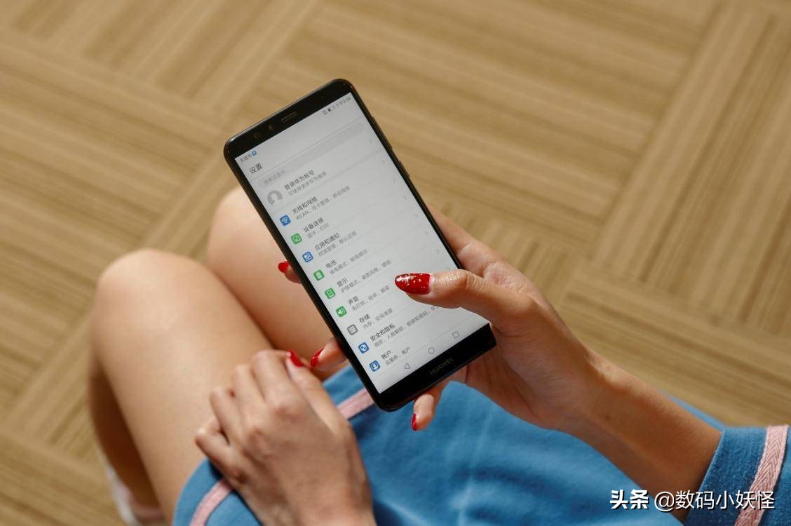 在网上买手机好还是实体店手机好,手机店买手机和官方买有什么区别