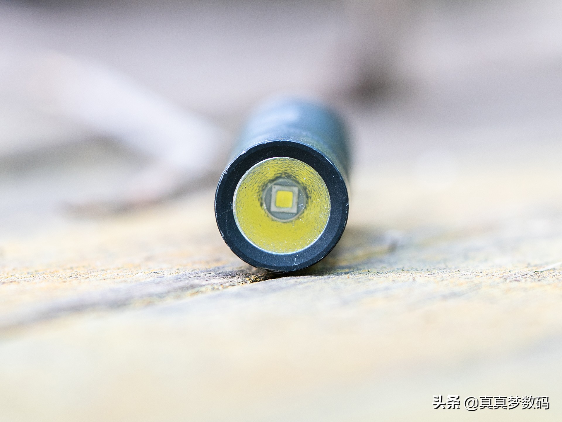 2021强光手电选购经验篇一:盘点我的高性价比强光手电筒