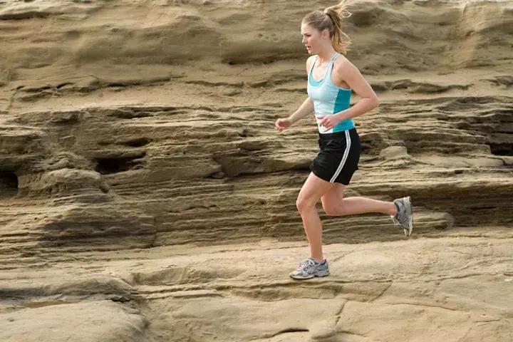 跑步锻炼能治百病 (跑步的科学真相)