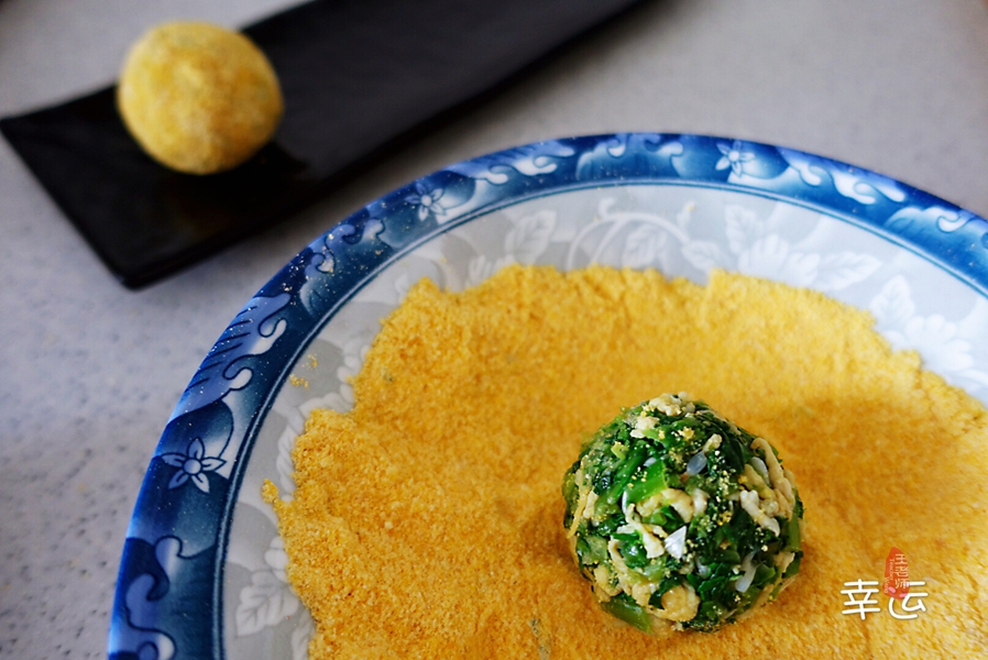 常吃玉米助消化!菜团子这么做,6分钟出锅,薄皮大馅特喧软