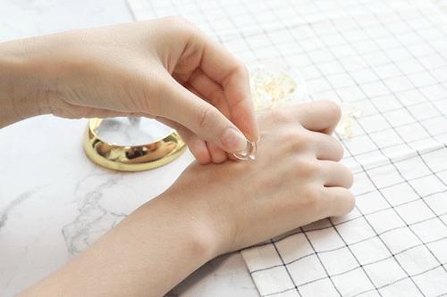 私信法国葡萄籽抗氧修护眼部精华,葡萄籽美白精华淡化皱纹吗