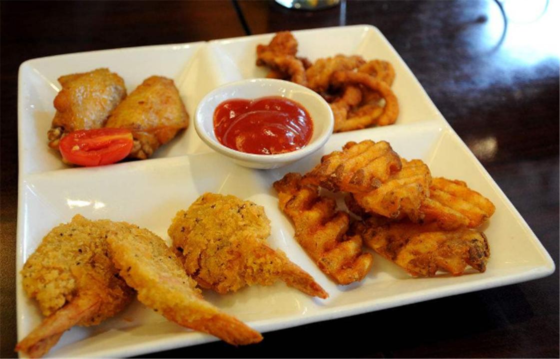 12岁长出喉结胡子正常吗,12岁的孩子长喉结长胡子