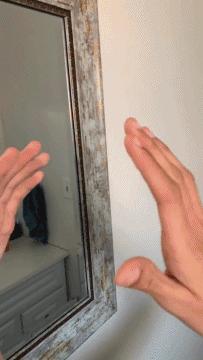 这个手势代表什么意思,中指无名指弯曲这个手势什么意思