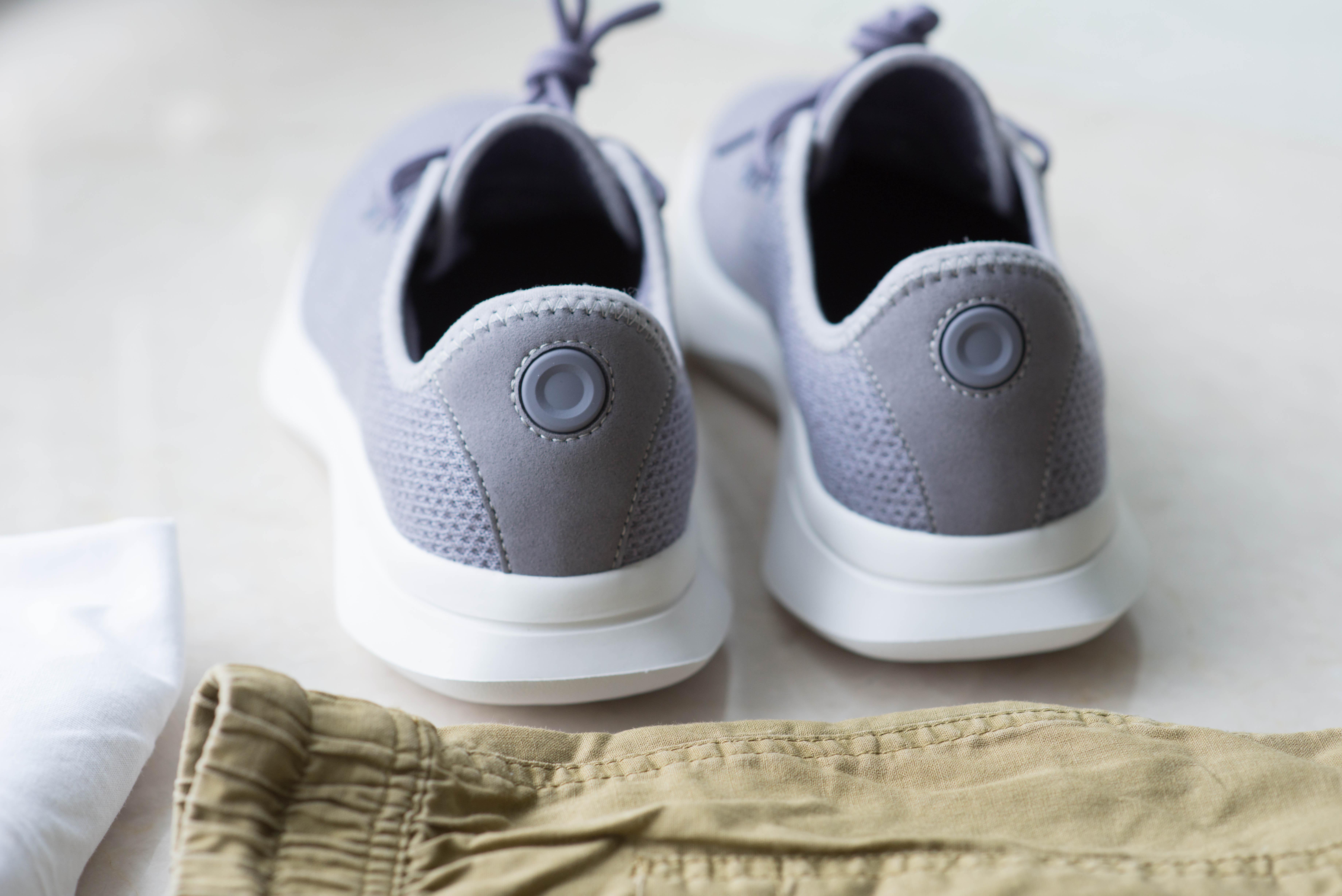 胡侃侃的夏日出行皮鞋和休闲鞋推荐，夏日衣服褶皱的快速处理办法