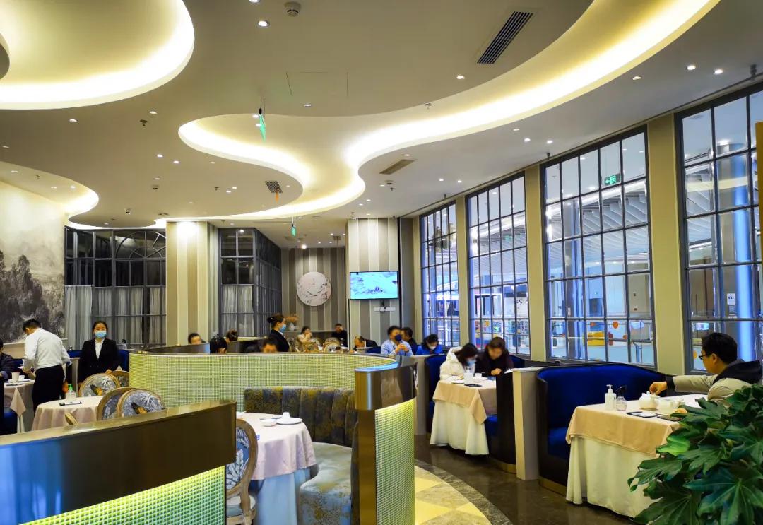 恢复堂食第一顿饭视频,恢复堂食第一天的感觉