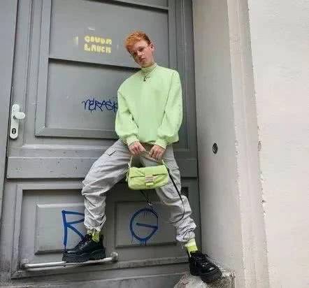 明星街拍包包香奈儿经典款,盘点街头出镜率最高的10款包包