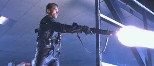 阿诺施瓦辛格终结者散弹枪,终结者施瓦辛格拿的武器