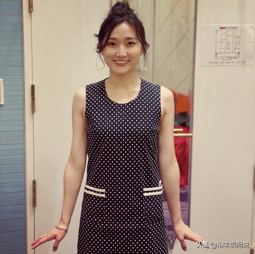 颜爵近照,严爵领奖