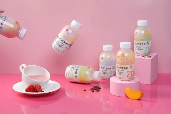 时隔11年，光明再推常温酸奶新品牌！我们还看到了其背后的机遇