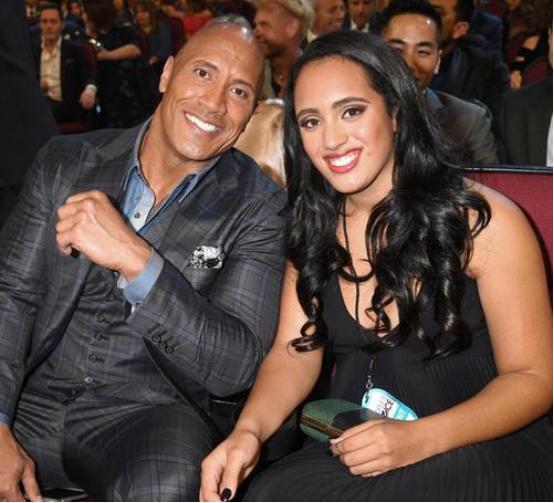 巨石强森金刚芭比,强森孩子照片