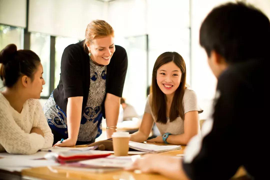 国籍?准证?语言?中国人在新加坡工作的隐形天花板到底是什么?