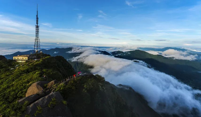 去一个离天空最近的地方,去离天空更近的地方
