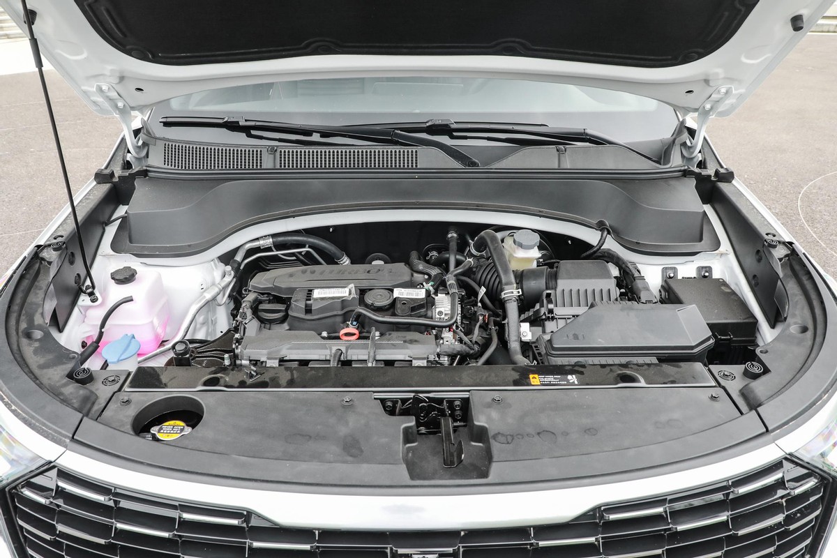 起亚全新智跑今日首发,起亚智跑2018款手动新车落地