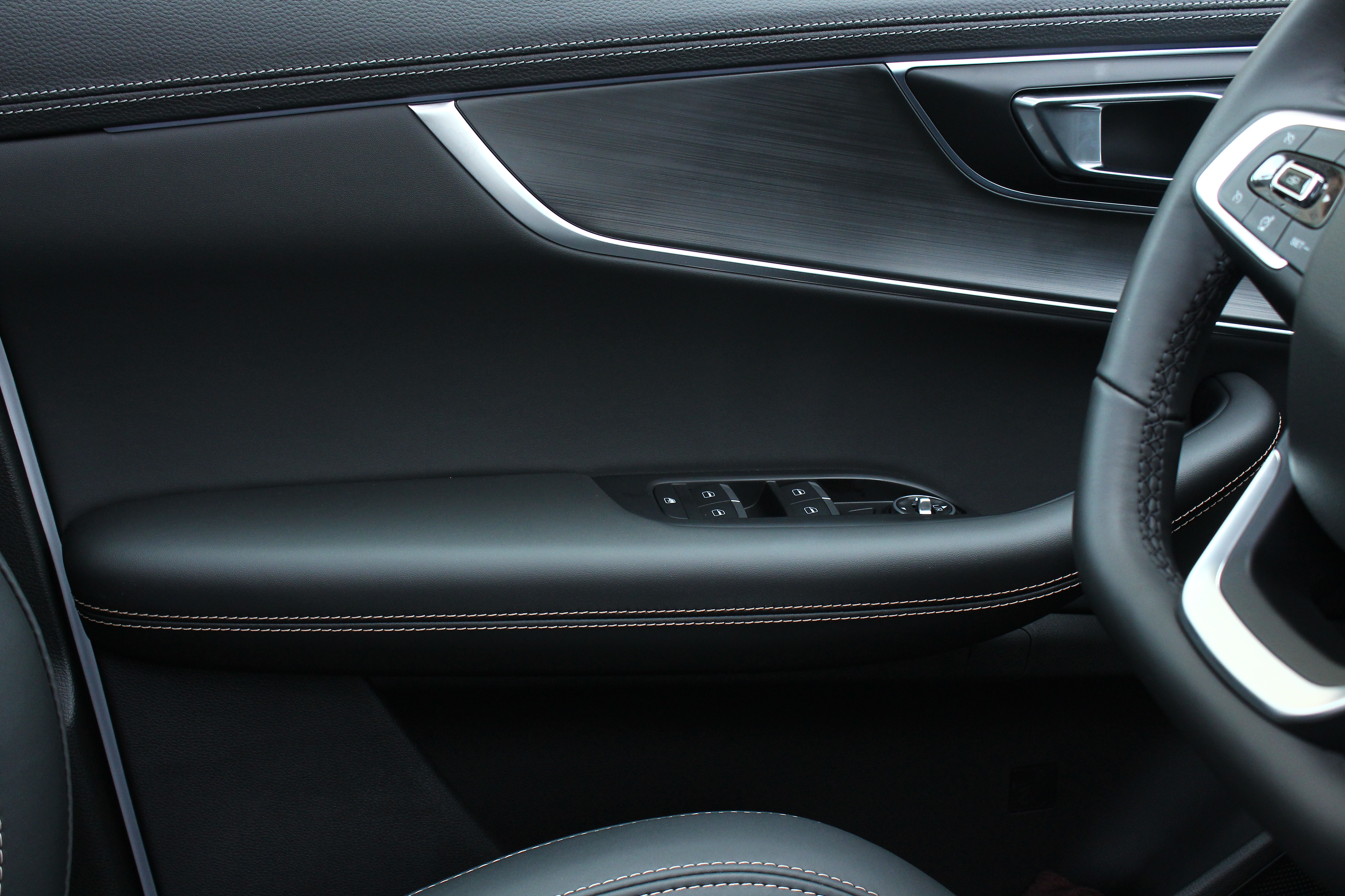 瑞虎8缺点有哪些,瑞虎8空间大吗