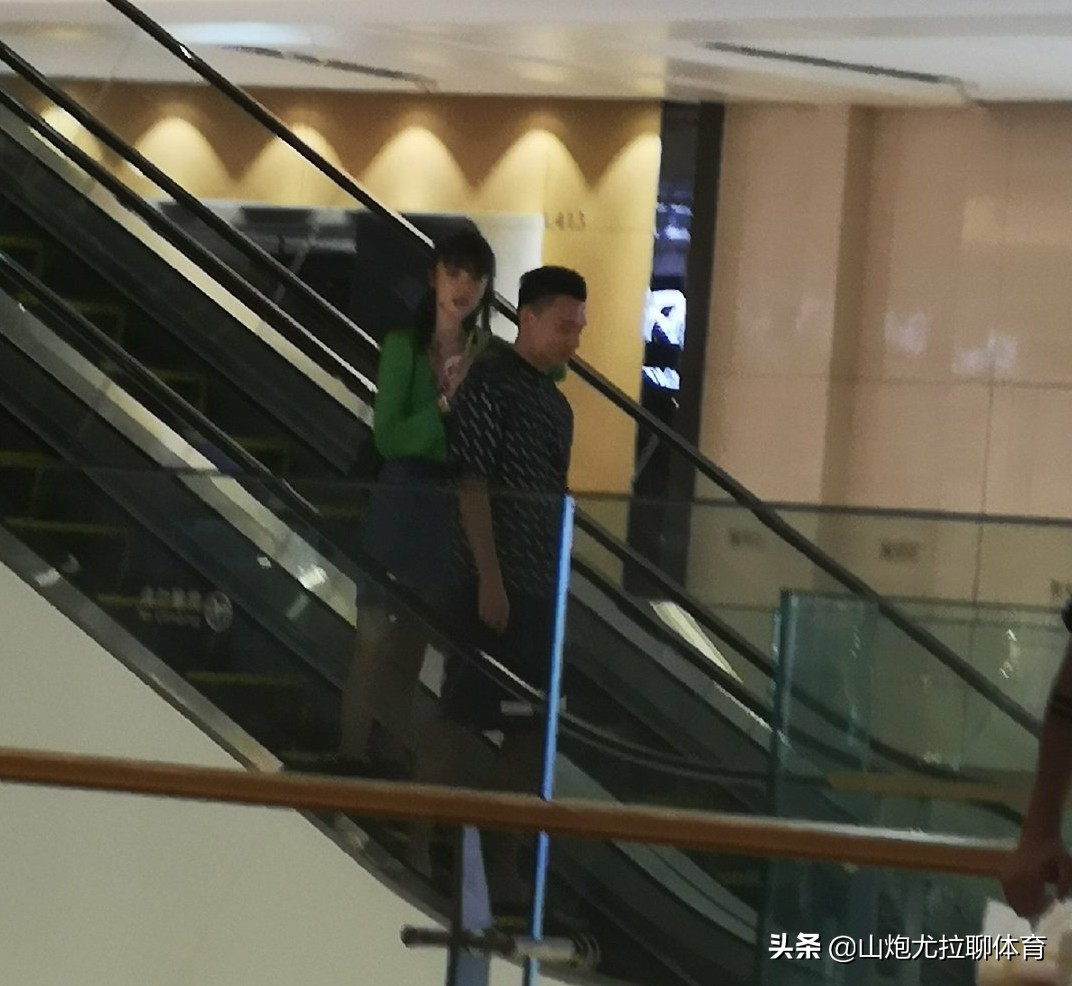 广州恒大郜林足协杯后采访,郜林晒图遭网友调侃