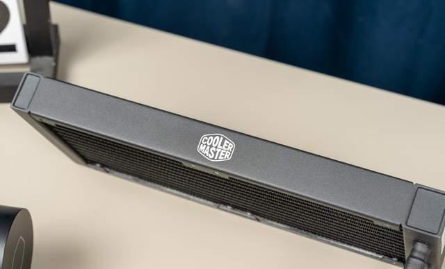 一体水冷主机和分体水冷主机区别,水冷主机好和普通的有什么区别