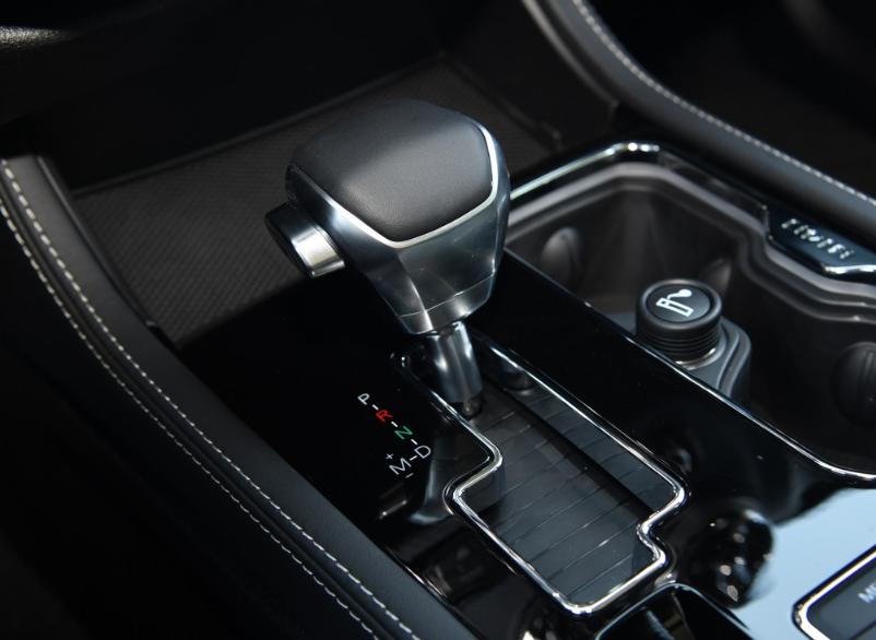 中国十大硬派越野车能上山能下河,硬派越野车上山下河无所不能