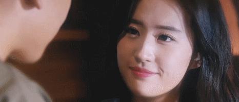 回眸一笑百媚生人生难得几回眸,回眸一笑百媚生古装美女回眸瞬间