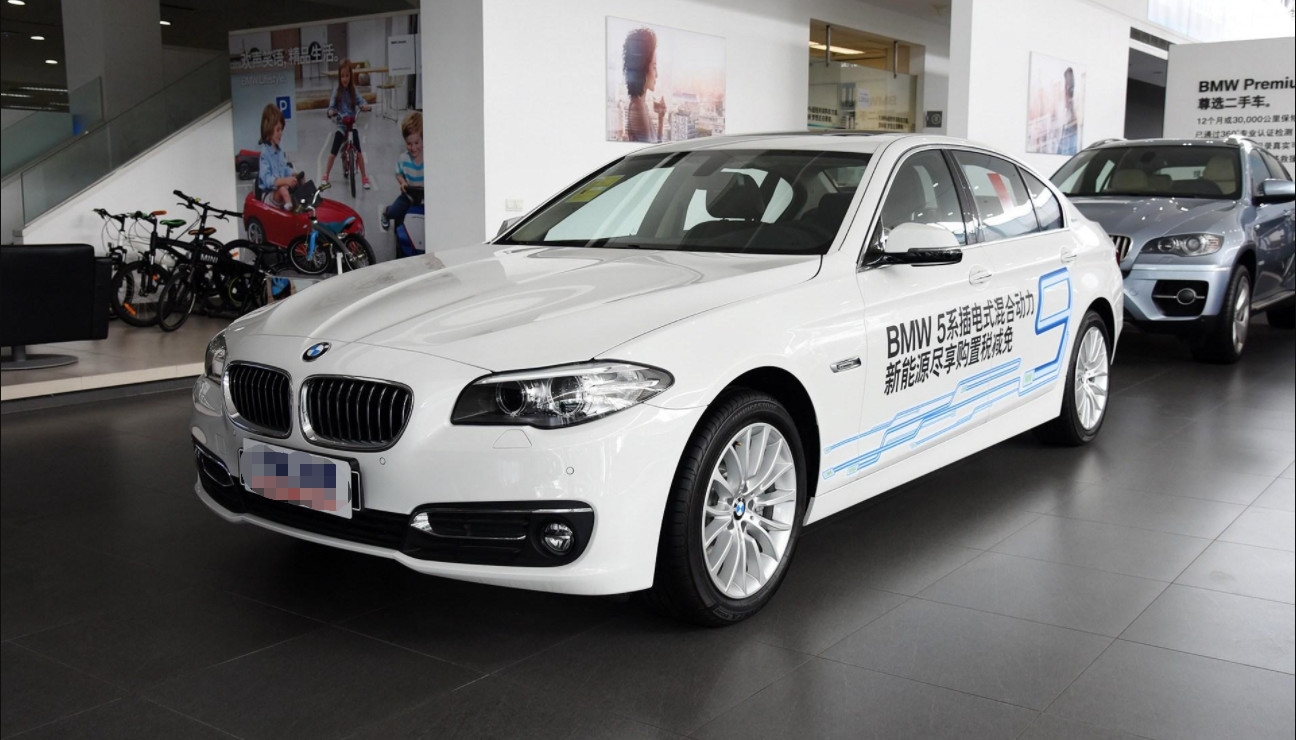 刹车踩不下去刹车失灵怎么回事,新能源车突然刹车很硬踩不动