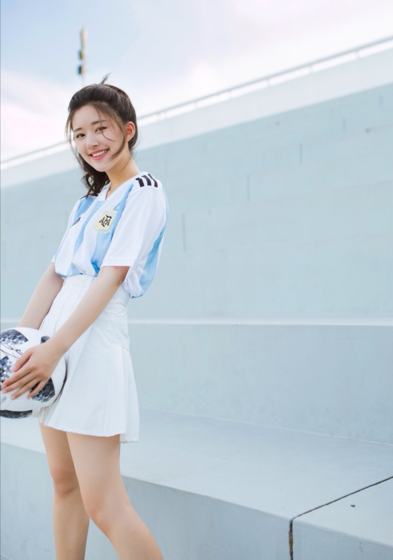 赵露思拿球表演,赵露思球操是什么节目