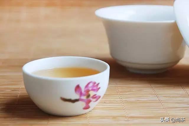 说大也大说小也小文案,给大家推荐一款好喝不贵的红茶