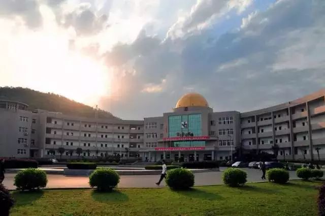 武汉市十大美丽中学,武汉十大美丽学校