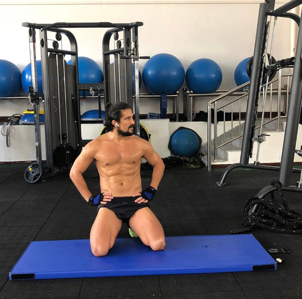 洛国富入选国足视频,洛国富为什么要去踢中甲