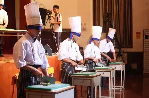 “蒙眼切黄瓜”了解一下！珠海这所就业率99.5%的学校，太厉害！