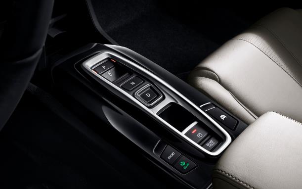 混动凌派开起来咋样？德系车车主试完后，表示很羡慕？