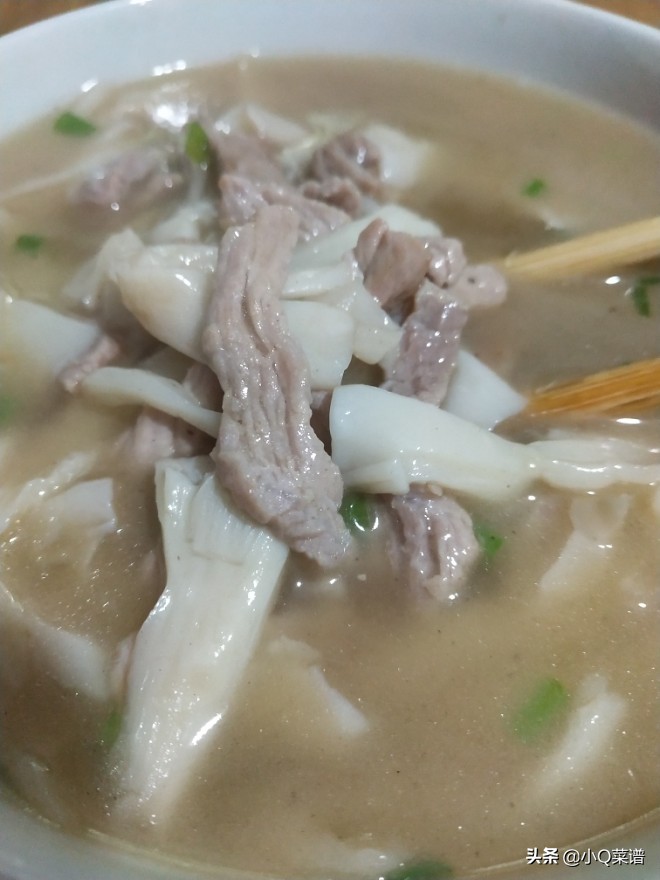 平菇瘦肉汤的做法湘菜,平菇肉片汤最美家常菜