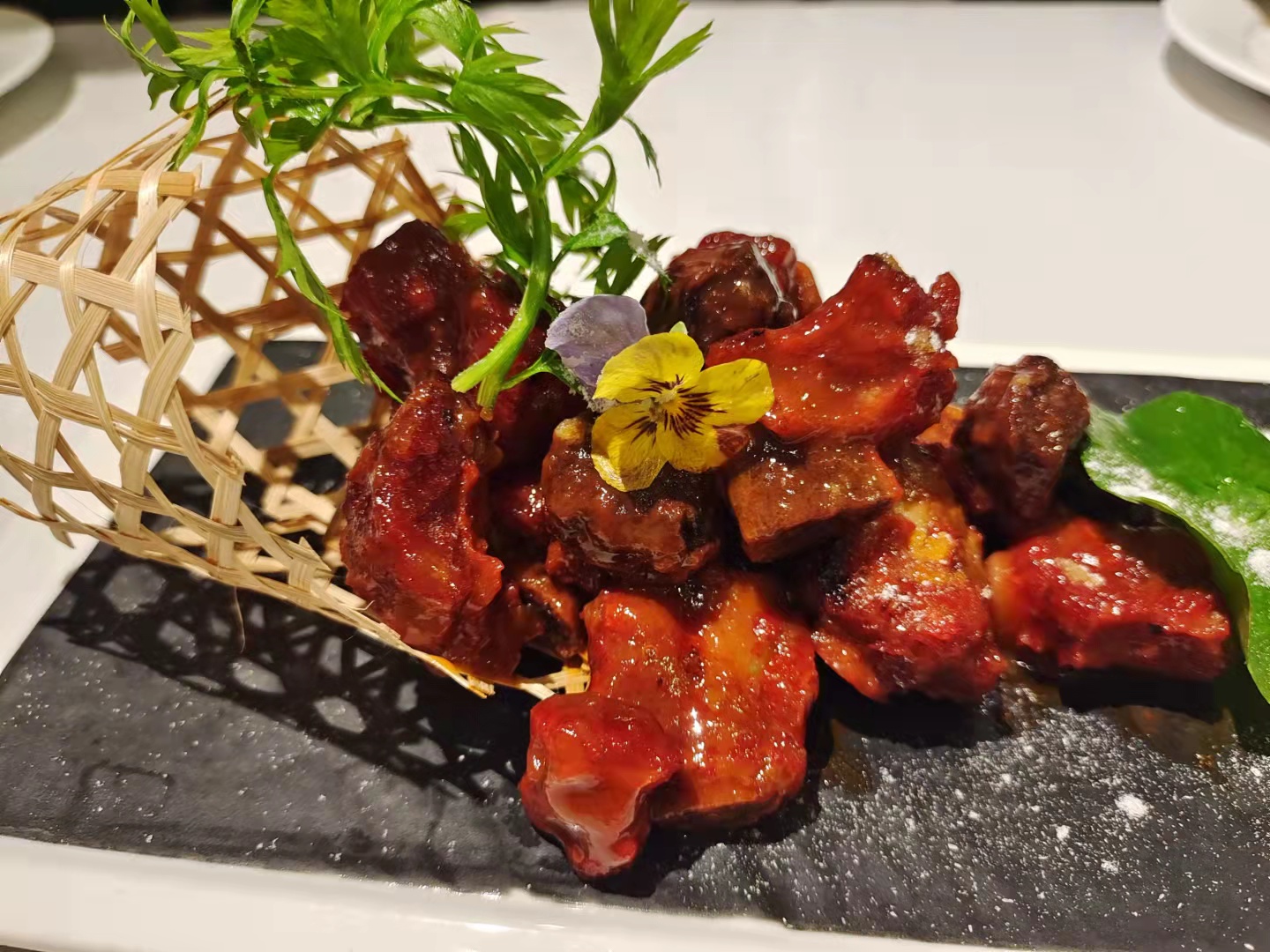 北京东兴楼饭庄总店联系电话,东兴楼饭庄六里桥店有几个包间