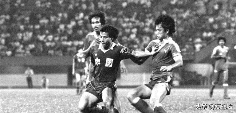 天津泰达客场挑战上海申花,泰达主场看球赛