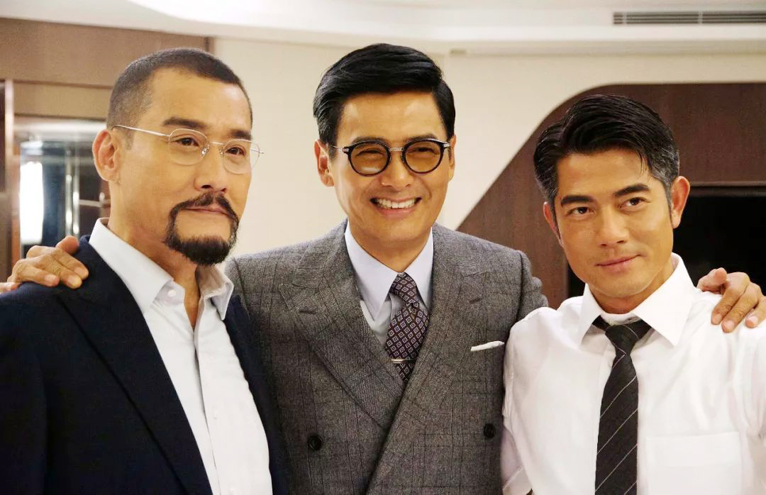 影帝梁家辉沦落摆地摊,梁家辉追虎擒龙摆地摊