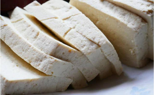 豆腐时间长了会发酸吗,豆腐时间长了变红还能吃吗