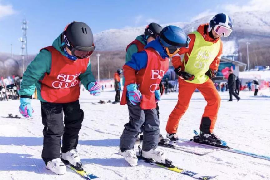 少年强则国强为祖国庆生,少年强则国强共筑冬奥梦