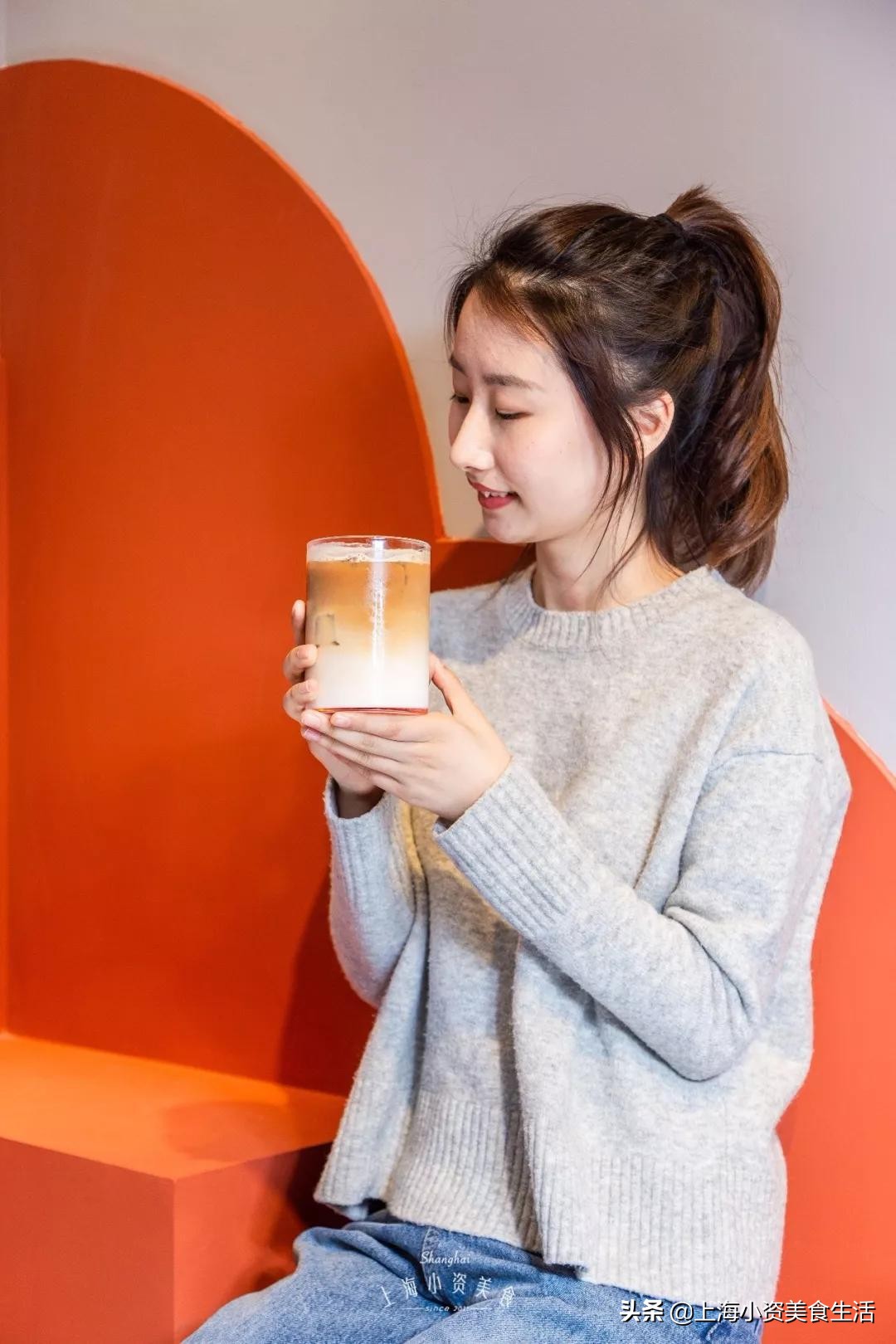 人广新开宝藏甜品店，把小笼包做成了慕斯蛋糕！