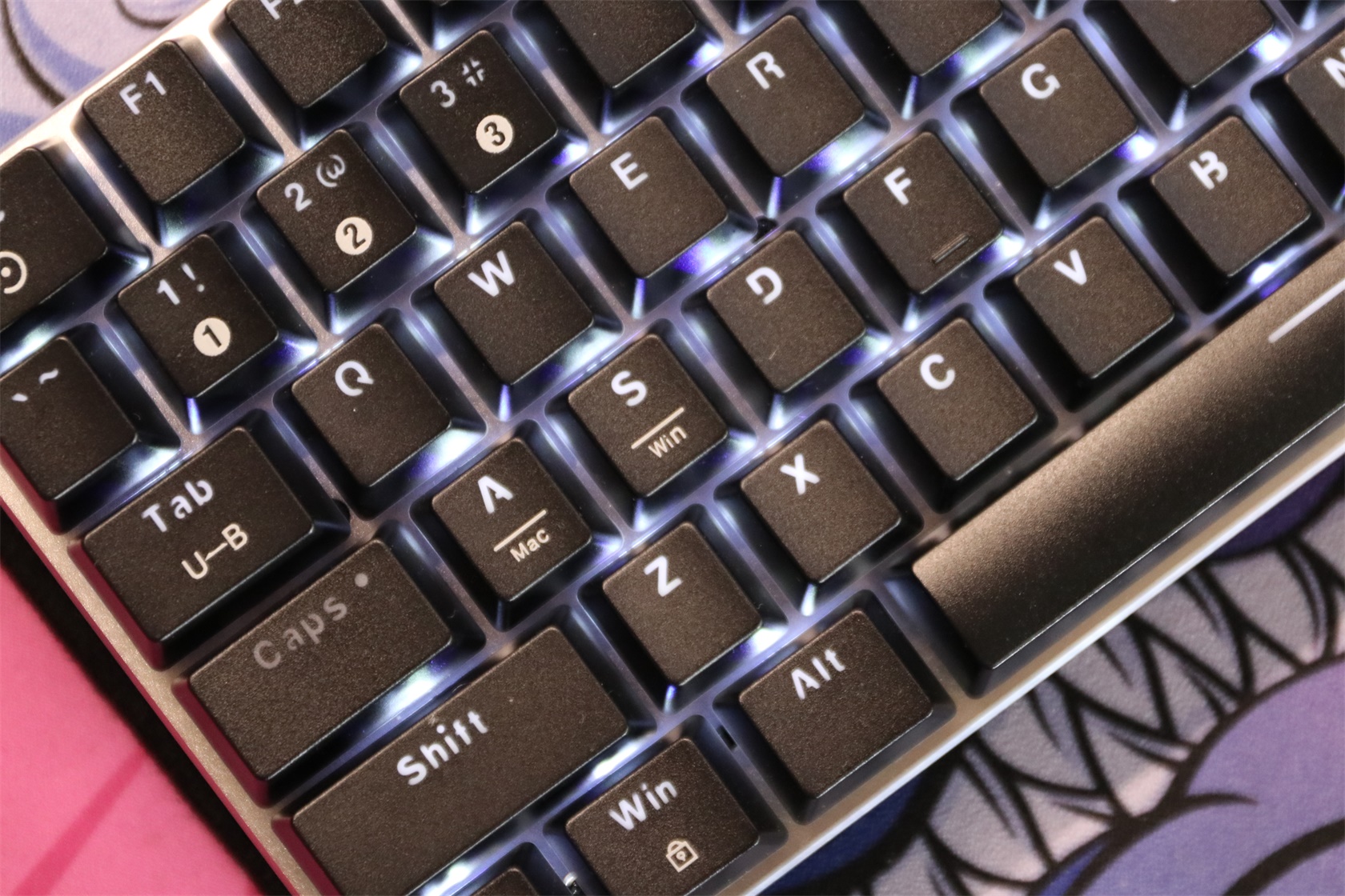 那款好用的小键盘终于出无线款了黑爵AK33分享