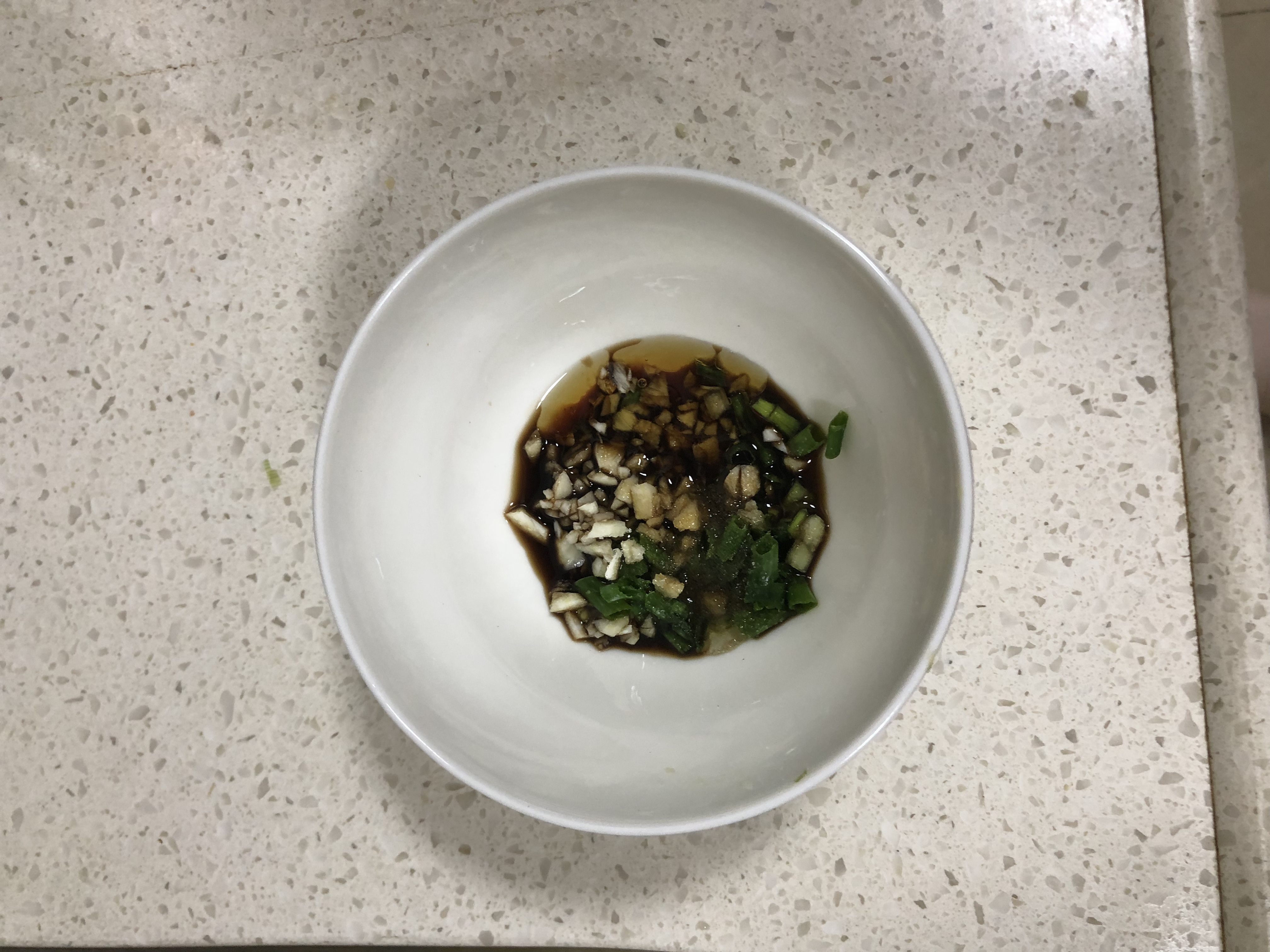 虫草花和鸡毛菜一起凉拌的功效,虫草花可以和海带一起凉拌吗