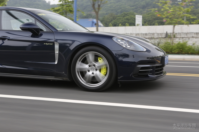 保时捷panamera混动深度测试 (全新保时捷panamera4s 2.9t试驾感受)
